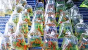 Как да транспортирате и отслабване на аквариумната риба до аквариума?